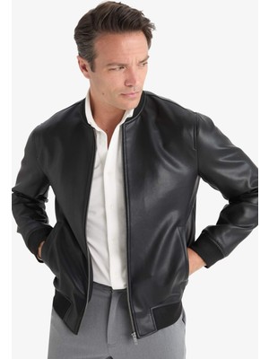 DeFacto Su İtici Slim Fit Dar Kesim Kolej Yaka Astarlı Fermuarlı Rüzgar Geçirmez Suni Deri Mevsimlik Mont Y5367AZ25AU