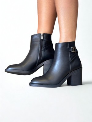 Siyah Deri Kalın Topuklu Içten Fermuarlı Kadın Şık ve Rahat Bot