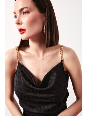 Zincir Askılı Saten Bluz - SİYAH