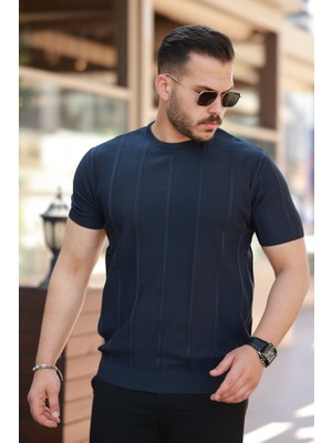 Moderie Butik Erkek Desenli Çizgi Kabartmalı Kısa Kollu Tişört