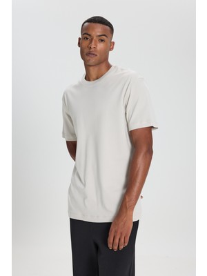 %100 Pamuk Modern Fit Normal Kesim Bisiklet Yaka Tişört