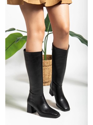 Siyah Küt Burunlu Kadın Çizme