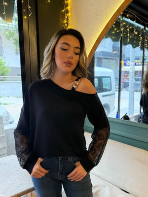 Kadın Uzun Kollu Tek Omuzu Açık Askılı Toka ve Dantel Detay Viskon Iki Iplik Bluz