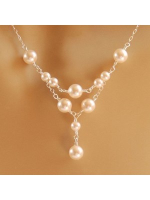 Şıklığınızın Tamamlayıcısı: Zarif Incili Zincir Kolye