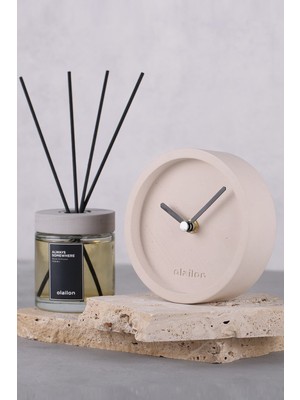 Bej Renkli Modern Beton Masa Saati, Şık ve Dayanıklı Dekorasyon Parçası