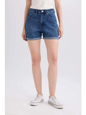 DeFacto Mom Fit Yüksek Bel Katlamalı Paça Jean Şort E0520AX25SM