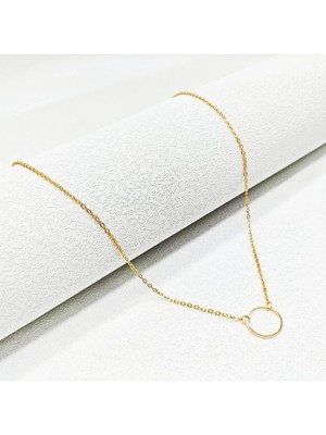 Şıklığı ve Zarafeti Yansıtan Zincirli Halka Kolye