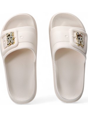 Yumuşak Iç Taban ve Nefes Alabilir Yapıya Sahip Kadın Ortopedik Terlik