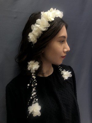 Krem Tüllü Lazer Çiçekli Taç