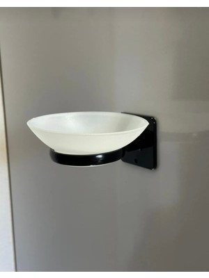 Güçlü Yapışkanlı Siyah Katı Sabunluk Düzenleyici, Şık ve Pratik Kullanım Sağlar.