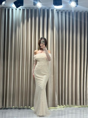 Bej Uzun Kollu Pul Payetli Önü Detaylı Balık Abiye Elbise GS7570