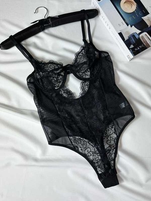 Siyah Dantelli Bodysuit