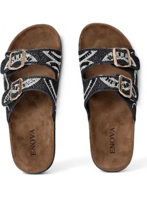 Kadın Suni Deri Tokalı Terlik – Gün Boyu Rahatlık ve Modern Tasarım