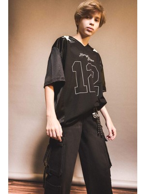 DeFacto Oversize Geniş Kalıp V Yaka Baskılı Tül Kısa Kollu Tişört Erkek Çocuk G1684A825AU