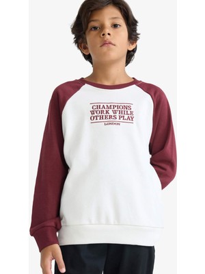 DeFacto Erkek Çocuk Oversize Geniş Kalıp Bisiklet Yaka Nakışlı Sweatshirt F2707A825AU