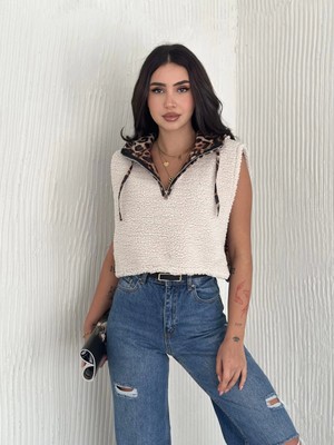 Astarlı Kapşonlu Kuzu Yelek Beyaz T1243