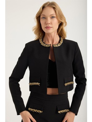 Kısa Payet Işlemeli Ceket