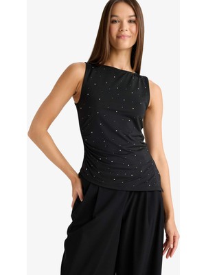 DeFacto Asimetrik Kare Yaka Puantiyeli Kolsuz Bluz F9512AX25AU