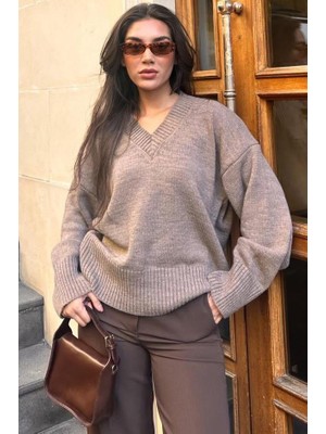 Vizon V Yaka Oversize Kadın Triko Kazak MG2149