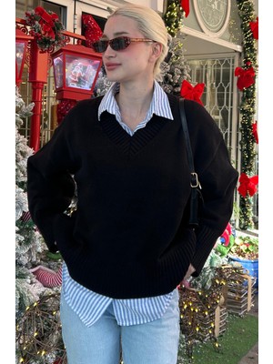 Siyah V Yaka Oversize Kadın Triko Kazak MG2149