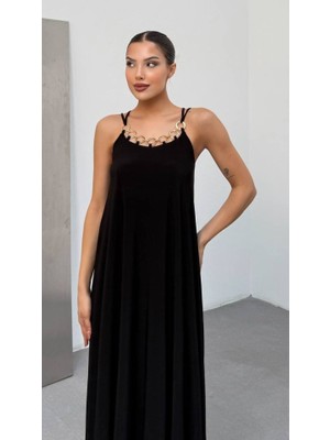 Kadın Omuz Askılı Kuş Gözü Zincir Detay Sandy Kumaş Maxi Boy Elbise