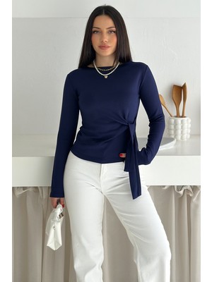 Kadın Belden Bağlamalı Uzun Kollu Bluz – Minimal & Şehirli Stil