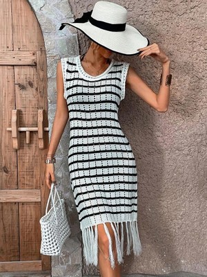 Kadın Kolsuz V Yaka Eteği Püsküllü Çizgi Desen Triko Elbise