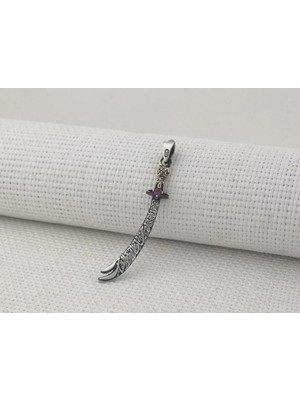 La Fetta Illa Ali La Seyfe Illa Zülfikar Yazılı Beyaz Taşlı 925 Ayar Gümüş Erkek Kolye