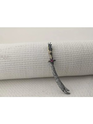 Kırmızı Taşlı La Fetta Illa Ali La Seyfe Illa Zülfikar Yazılı Beyaz Taşlı 925 Ayar Gümüş Erkek Kolye Ucu