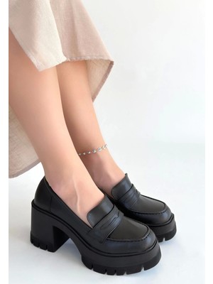 Janes Siyah Cilt Dolgu Topuk Ayakkabı