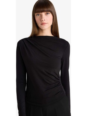 DeFacto Slim Fit Dar Kesim Kayık Yaka Uzun Kollu Bluz D5300AX25AU