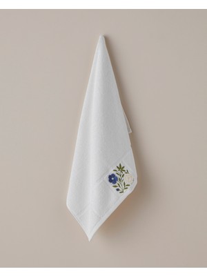 Serene Floral Pamuk Kabartma Nakışlı Yüz Havlusu 50X80 cm Beyaz