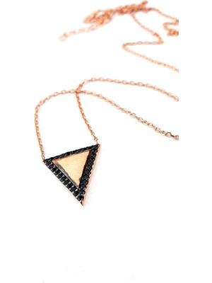 Siyah Oniks Taşlı 925 ayar Gümüş Rose Üçgen Kolye