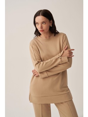 Bej-Yumuşak Dokulu Gold Dügmeli Sweatshirt