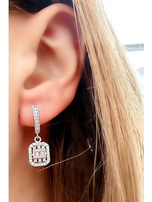 Baget zirkon Taşlı 925 ayar Gümüş Sallantılı Küpe