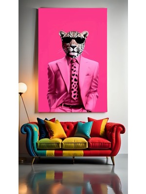 Özkacar Group Pembe Takım Elbiseli Leopar  Kanvas Tablo