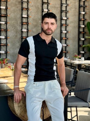 Beyaz Çizgili Siyah Polo Yaka T-Shirt