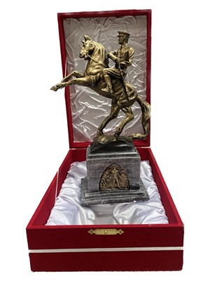 Atatürk Heykeli Büyük Boy Kadife Kutulu