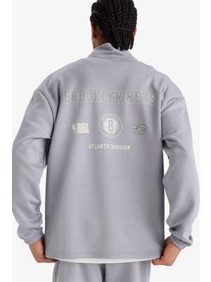 DeFacto NBA Brooklyn Nets Boxy Fit Dik Yaka Fermuarlı Sırt Baskılı Skuba Dalgıç Kumaş Sweatshirt E8764AX25AU