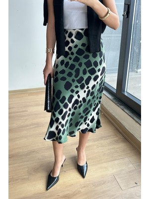 4647 Kadın Beli Lastikli Leopar Saten Etek Haki