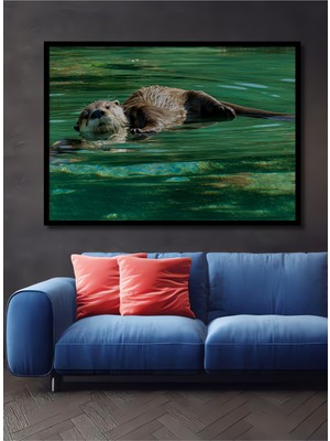 Çerçeve Görünümlü Suda Yüzen Neşeli Su Samuru Yağlı Boya Görünümlü Dekoratif Ahşap Ofis Kare Tablo