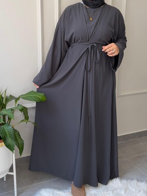 Medine Ipeği Bel Bağlamalı Tesettür Model Büyük Beden Uyumlu Abaya Kollu Fadime Model Elbise