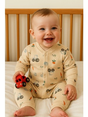 Süpermini %100 Cotton Kumaş Raporlu  Traktörlü Havuç Manşet Desenli  Uzun Kollu Yumaşak Çıtçıtlı  V Yaka  Bebek Tulumu 0-3 Ay/3-6 Ay / 6-9 Ay