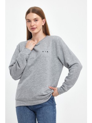 Kadın Bisiklet Yaka Rahat Kalıp 3 Iplik Kalın Air Nakışlı Sweatshirt SPR24SWK33