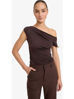 DeFacto Slim Fit Dar Kesim Tek Omuzlu Toka Detaylı Bluz F9506AX25AU