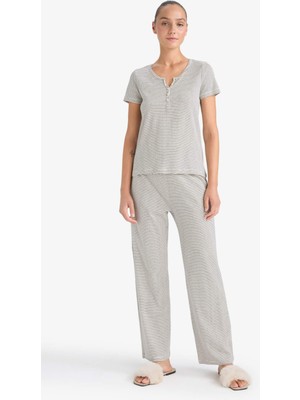 DeFacto Regular Fit Çizgili Pointel Kumaş Kısa Kollu Üst Uzun Alt F9838AX25AU