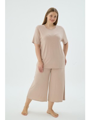 Büyük Beden V Yaka Kısa Kollu Capri Alt Pijama Takımı C7T5N371