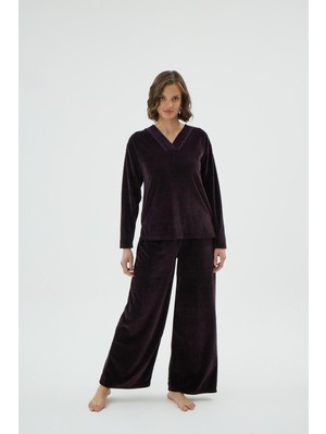 Kadın Mürdüm Uzun Kollu V Yaka Kadife Rahat Kesim Pijama Takımı C3T6N171