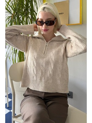 Bej Örgü Desenli Fermuarlı Yaka Kadın Triko Kazak MG2546