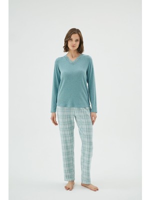 Kadın Dantel Detaylı V Yaka Uzun Kollu Ekose Alt Yeşil Pijama Takımı C2T1N071